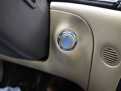 Used 2011 Hyundai Genesis 4.6 image 25