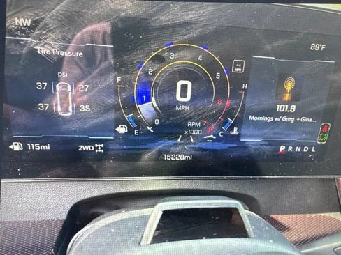 Used 2025 Chevrolet Traverse RS AWD/4WD image 8