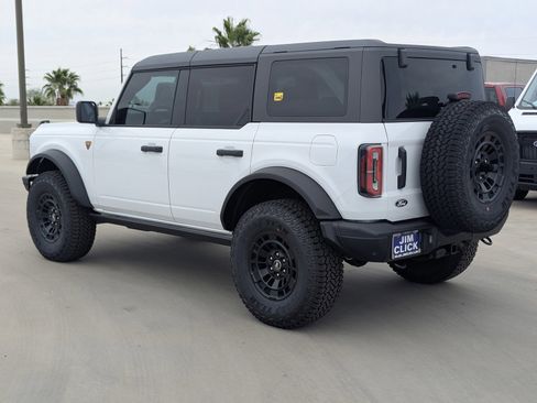 New 2026 Ford Bronco Badlands w/ Sasquatch Package AWD/4WD image 4