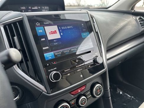 Used 2022 Subaru Impreza 2.0i Limited image 18