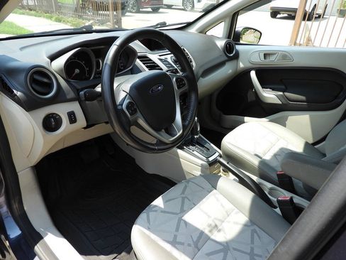 Used 2013 Ford Fiesta SE FWD image 14