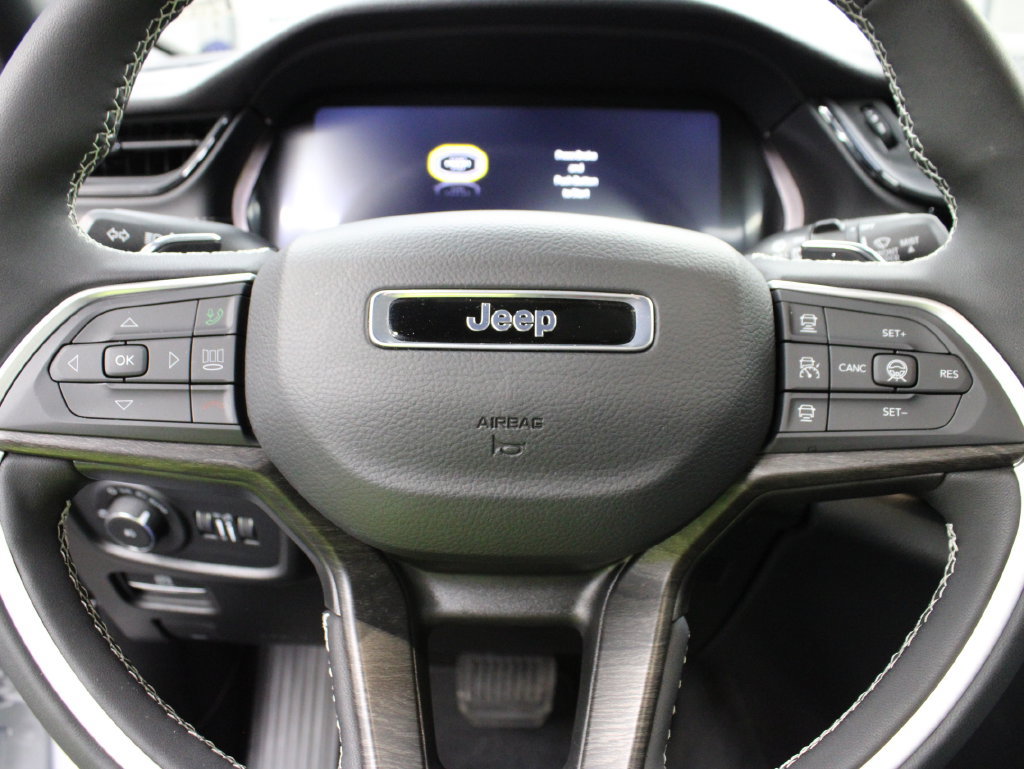 Used 2026 Jeep Grand Cherokee Limited AWD/4WD image 59