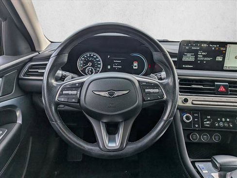 Used 2025 Genesis G70 2.5T RWD image 13
