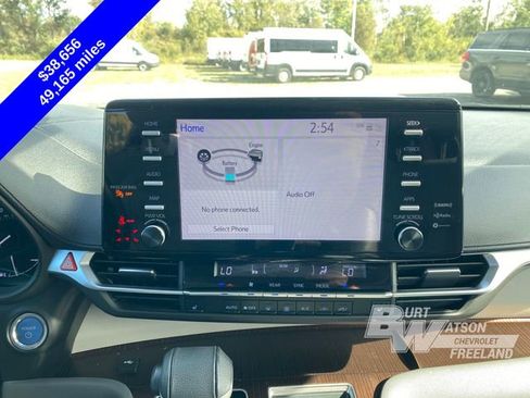 Used 2022 Toyota Sienna XLE image 19