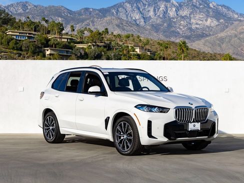 Certified 2025 BMW X5 xDrive40i w/ M Sport Package image 2