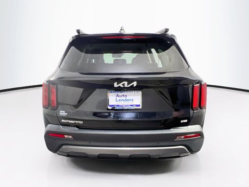 Used 2023 Kia Sorento S AWD/4WD image 6