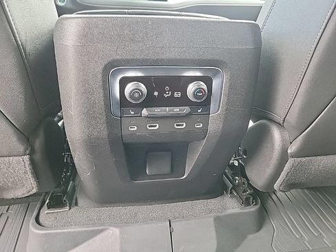 Used 2022 GMC Yukon AT4 w/ AT4 Premium Package AWD/4WD image 12
