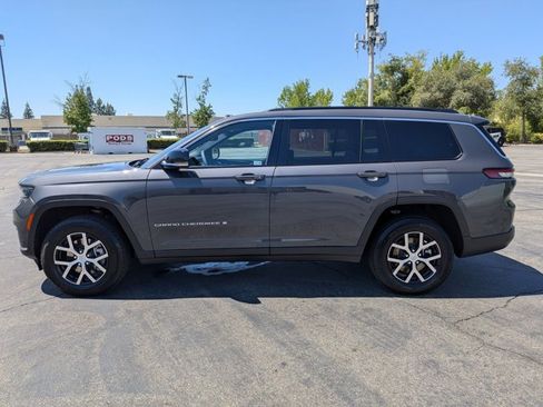 Used 2025 Jeep Grand Cherokee L Limited AWD/4WD image 9