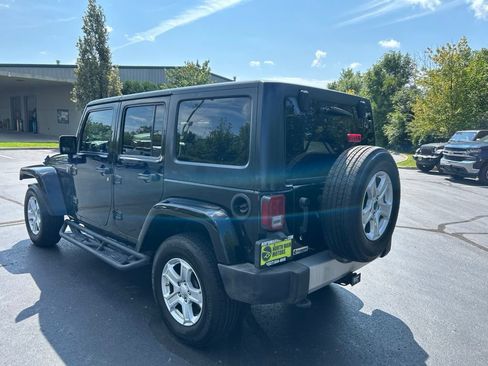 Used 2014 Jeep Wrangler Unlimited Sahara w/ Max Tow Package AWD/4WD image 5