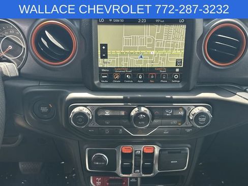 Used 2023 Jeep Gladiator Mojave AWD/4WD image 18
