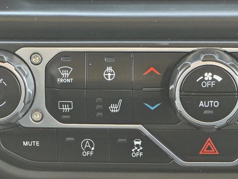 Used 2023 Jeep Gladiator Sport AWD/4WD image 15