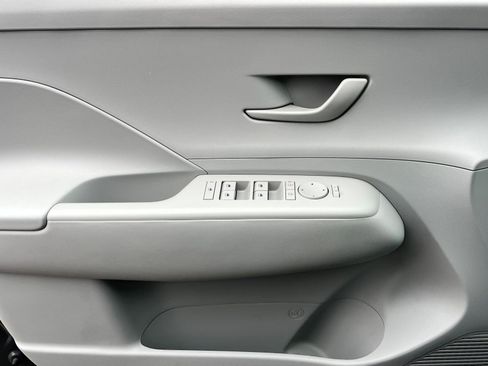 Used 2025 Hyundai Kona SEL image 20