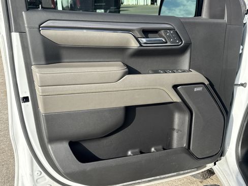 Used 2024 Chevrolet Silverado 1500 ZR2 w/ Technology Package image 3