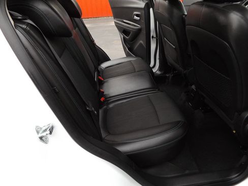 Used 2016 Chevrolet Trax LT w/ LT Sun and Sound Package image 25