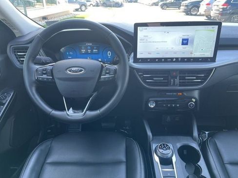 Certified 2025 Ford Escape Platinum AWD/4WD image 18