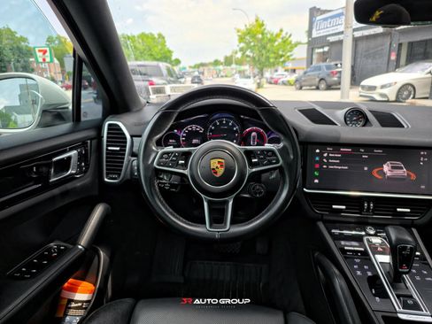 Used 2022 Porsche Cayenne Coupe AWD/4WD image 25
