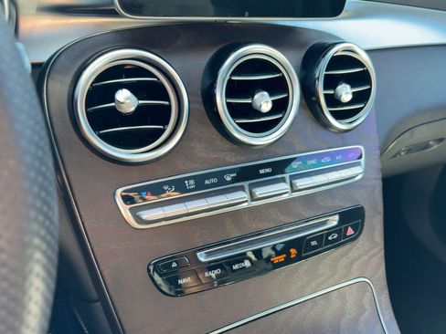 Used 2019 Mercedes-Benz GLC 300 4MATIC image 23