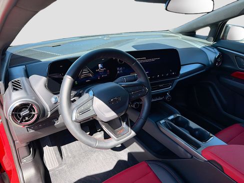 Used 2025 Chevrolet Equinox EV RS image 25