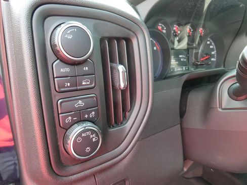 Used 2020 Chevrolet Silverado 1500 Custom w/ Custom Value Package AWD/4WD image 23