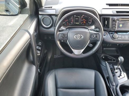 Used 2016 Toyota RAV4 SE image 8
