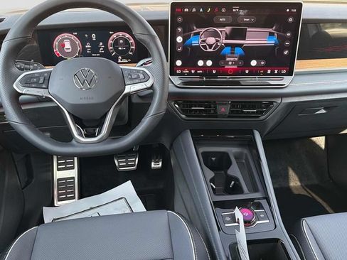New 2026 Volkswagen Tiguan SEL R-Line AWD/4WD image 15