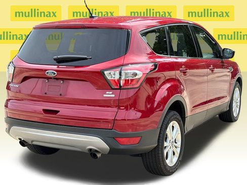 Used 2017 Ford Escape SE FWD image 4