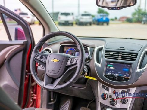 Used 2015 Chevrolet Trax LT w/ LPO, Cargo Package AWD/4WD image 15