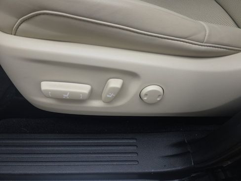 Used 2022 Lexus GX 460 Premium w/ Accessory Package image 16