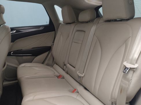 Used 2019 Lincoln MKC Premiere FWD image 18