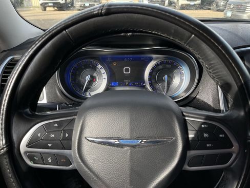 Used 2020 Chrysler 300 Touring w/ Sport Appearance Package image 8