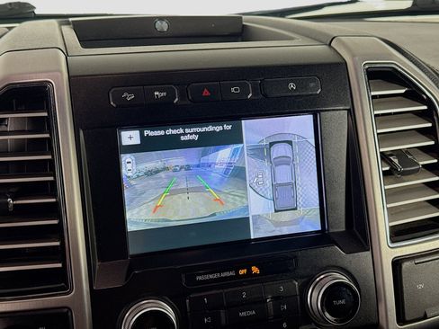 Used 2019 Ford F150 Platinum w/ Equipment Group 701A Luxury image 19