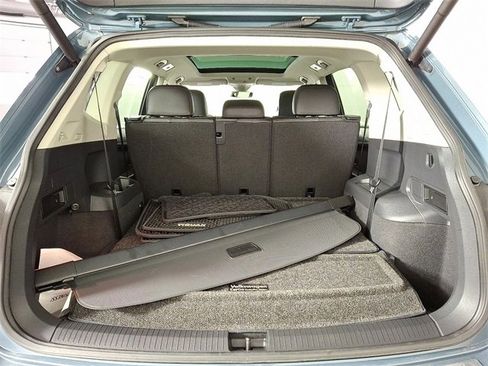 Used 2020 Volkswagen Tiguan SEL w/ 3rd Row Seat Package image 30