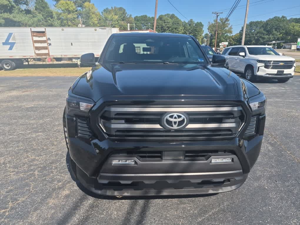 Used 2025 Toyota Tacoma SR5 AWD/4WD image 2