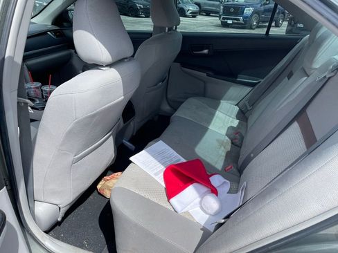 Used 2012 Toyota Camry LE image 6