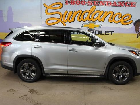Used 2019 Toyota Highlander Limited AWD/4WD image 1