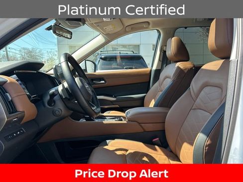 Certified 2025 Nissan Pathfinder Platinum AWD/4WD image 10