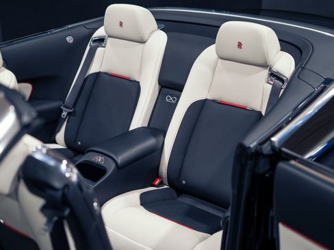 Used 2018 Rolls-Royce Dawn RWD image 12