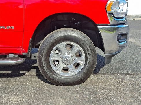 Used 2024 RAM 2500 Big Horn w/ Bed Utility Group image 8