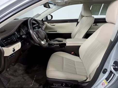 Used 2018 Lexus ES 350 w/ Luxury Package w/Wood Trim image 15