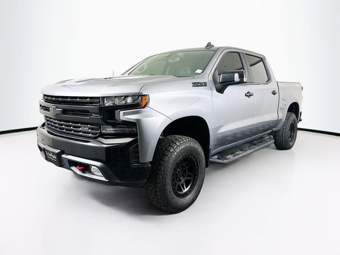 Used 2021 Chevrolet Silverado 1500 LT Trail Boss w/ Convenience Package II image 3