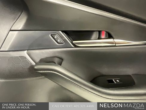 Certified 2025 MAZDA CX-30 AWD 2.5 S w/ Preferred Package image 17