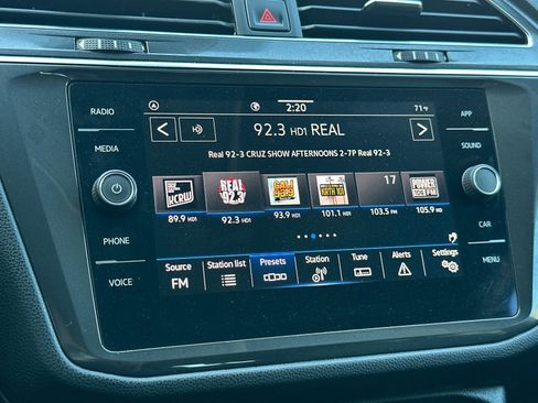 Used 2023 Volkswagen Tiguan SE image 22