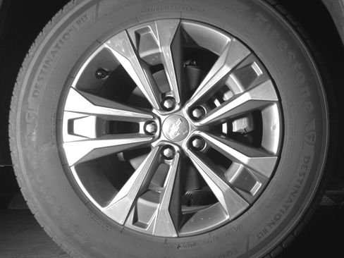 Used 2025 Chevrolet Equinox LT FWD image 13