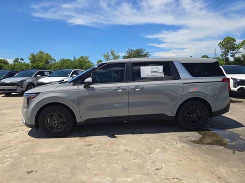 New 2027 Kia Carnival LX FWD image 5