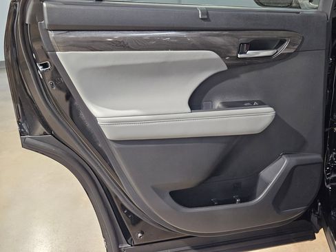 New 2026 Toyota Highlander Limited AWD/4WD image 20