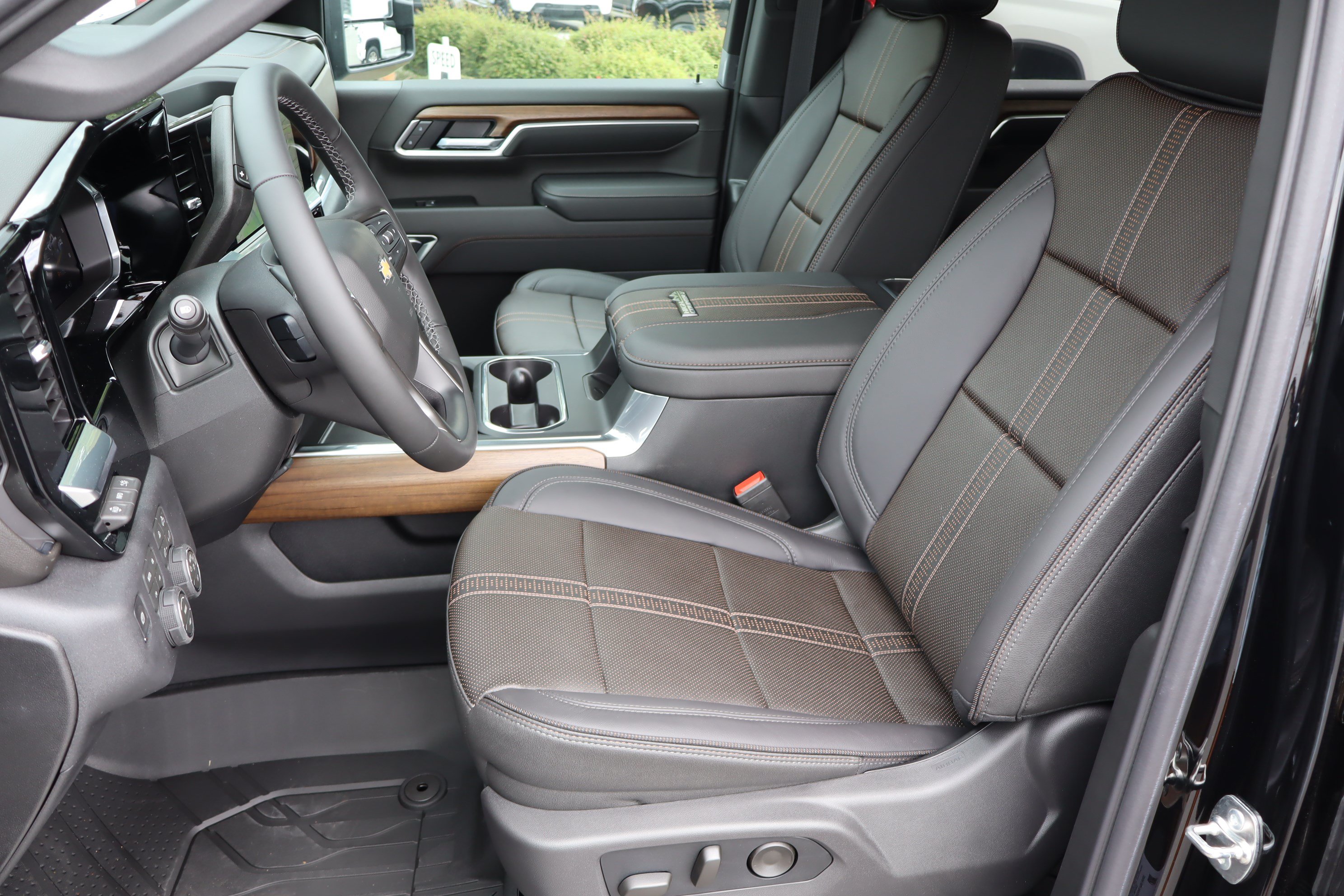 New 2026 Chevrolet Silverado 2500 High Country AWD/4WD image 15