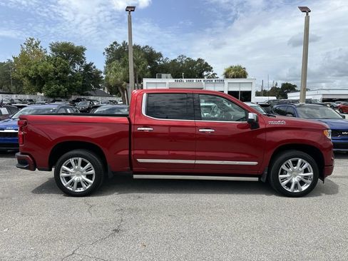 Used 2025 Chevrolet Silverado 1500 High Country w/ Technology Package AWD/4WD image 4