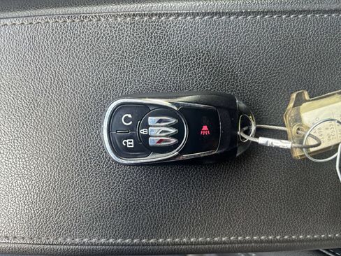 Used 2025 Buick Envista Preferred FWD image 17