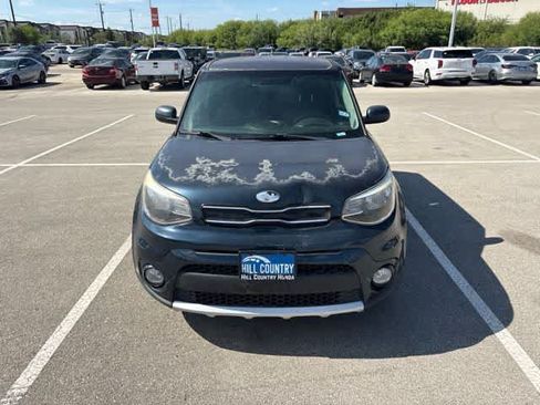 Used 2017 Kia Soul + FWD image 9