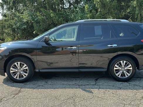 Used 2018 Nissan Pathfinder SV w/ SV Tech Package AWD/4WD image 28